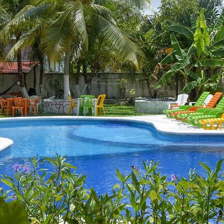 Amigos Hostel Косумел Екстериор снимка