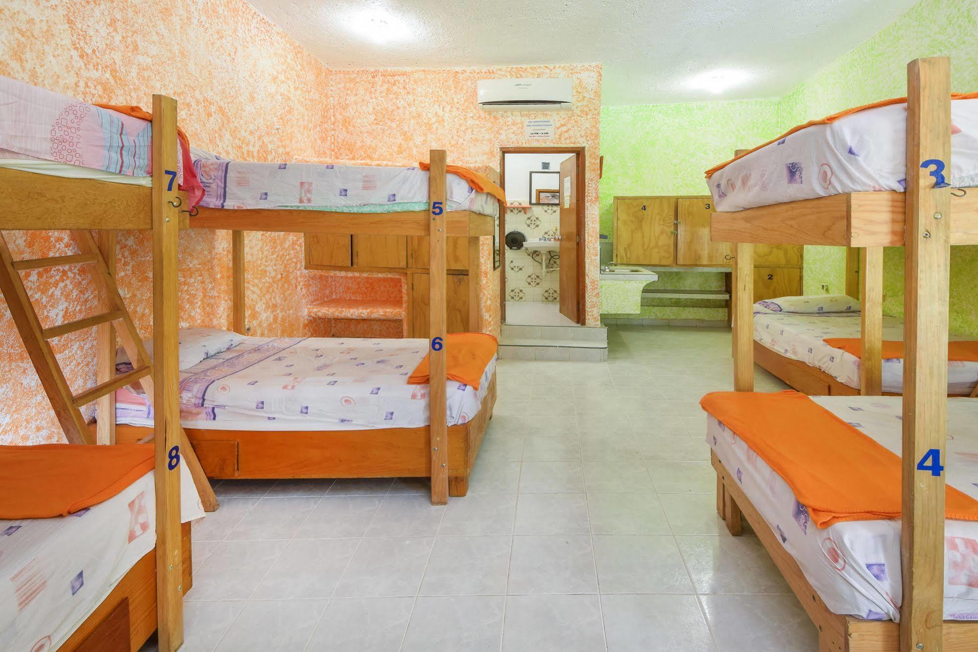 Amigos Hostel Косумел Екстериор снимка